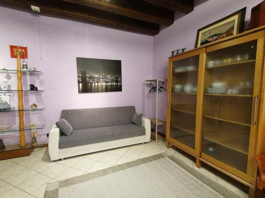 Апартаменты Monolocale In Piazza Isolo Верона Экстерьер фото
