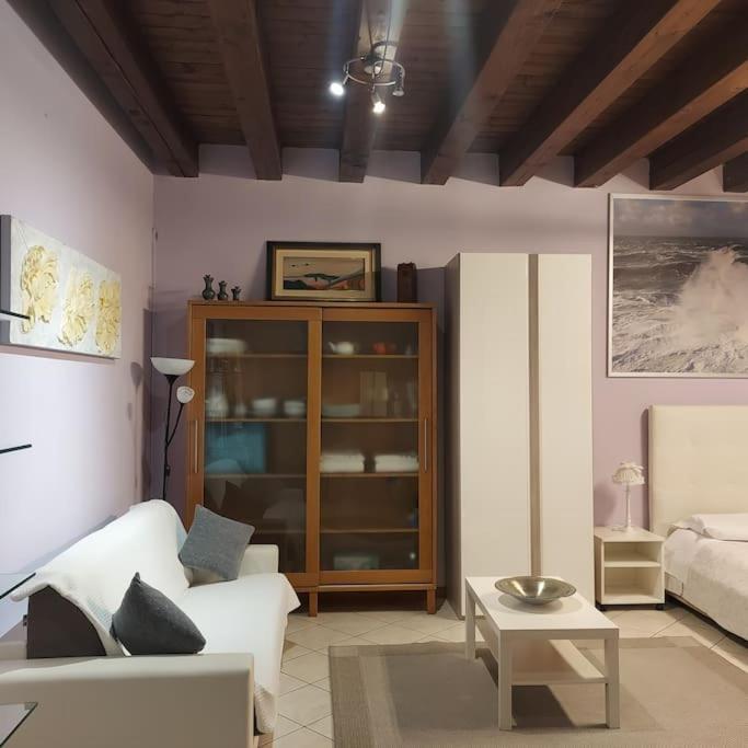 Апартаменты Monolocale In Piazza Isolo Верона Экстерьер фото